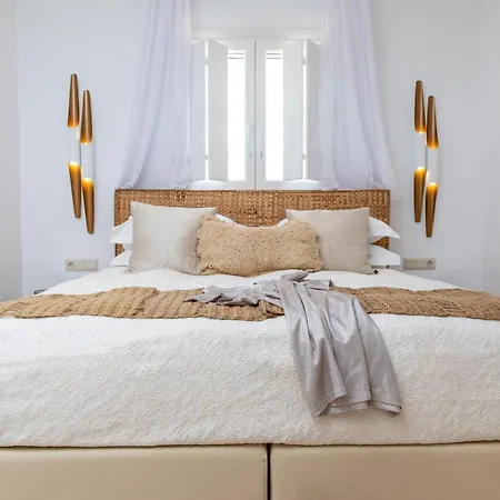 Gold & White * Maragkas