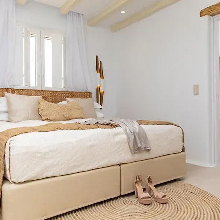 Gold & White Villa Maragkas