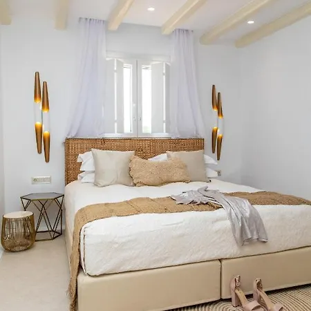 Gold & White Maragkas