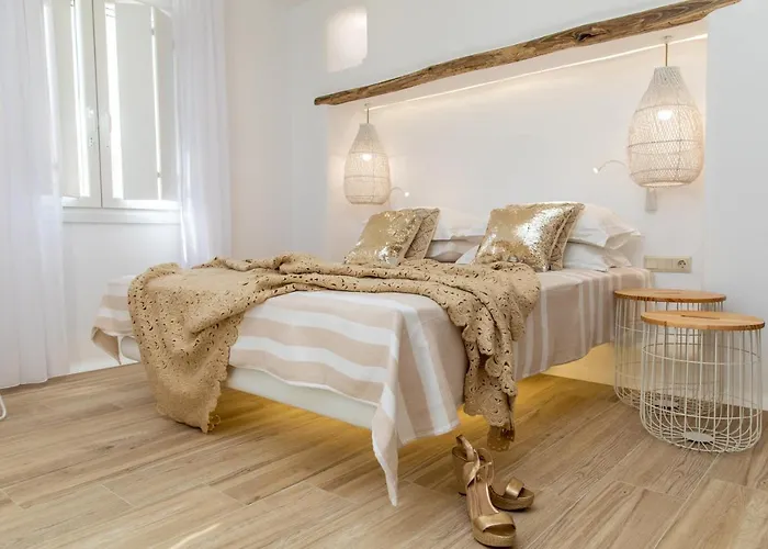 Gold & White * Maragkas