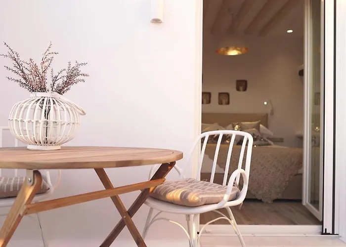 别墅 Gold & White *